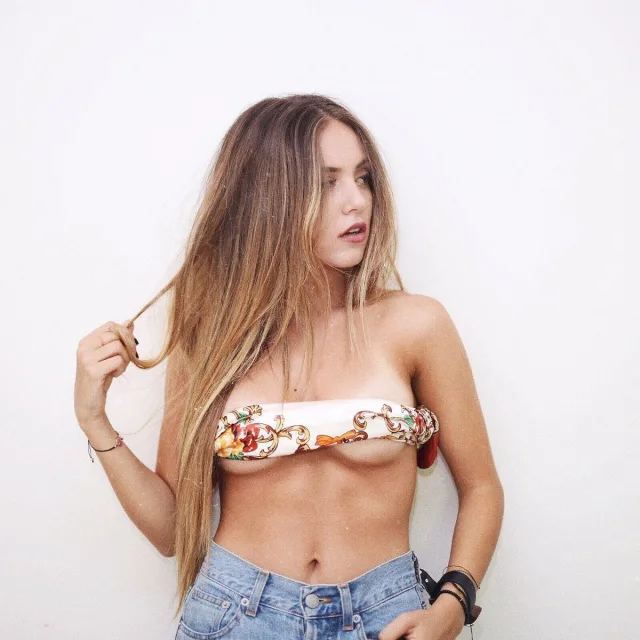 Ana Mena fotoğrafı